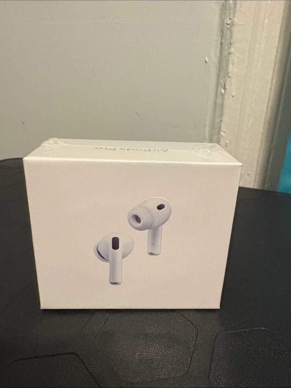 Apple White True Wireless Earbuds in Retail Box